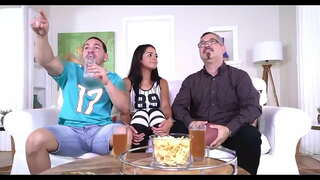 اس کے بعد کے لئے کے بارے میں آدھے گھنٹے کے بعد ، انہوں نے رکھا اس کے پیٹنے بہت مشکل ہے اور وہ بھی شروع کر دیا اٹھانے کے لئے میری گدا میں سے ہر ایک پر میرا bumps کی حمایت کی اور مجھے ہر وقت ، وہ مجھ سے کہہ رہا تھا جی ہاں, uhffh ڈال دیا ، ایک چھوٹا سا زیادہ میں, جی ہاں. دو مکمل اندر