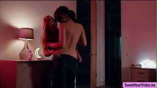 Милфа Соро Ванделла дар охир лижет киску Лив Wylde