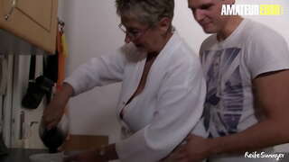 REIFE SWINGER - #Erna - Kåt Rumpa Puma Hoppar På Kuk Och Blåser Hennes Man