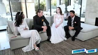 Papà aiutare loro dalle figliastre Hazel Moore e Jazmin Luv per ottenere qualche conoscenza del sesso