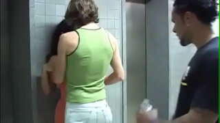 Моника Mattos во еден од нејзиниот прв видео Моника Mattos во еден од нејзиниот прв видео