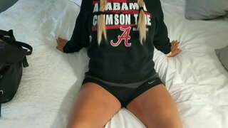 ���ገናኛሉ blonde ሚስት የሚሰጡዋቸውን ግምገማ cock