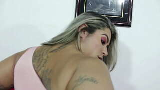 Latina com bunda grande