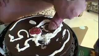 رجل ناضج يريد أن يمارس الجنس مع مراهق المجلد. 17